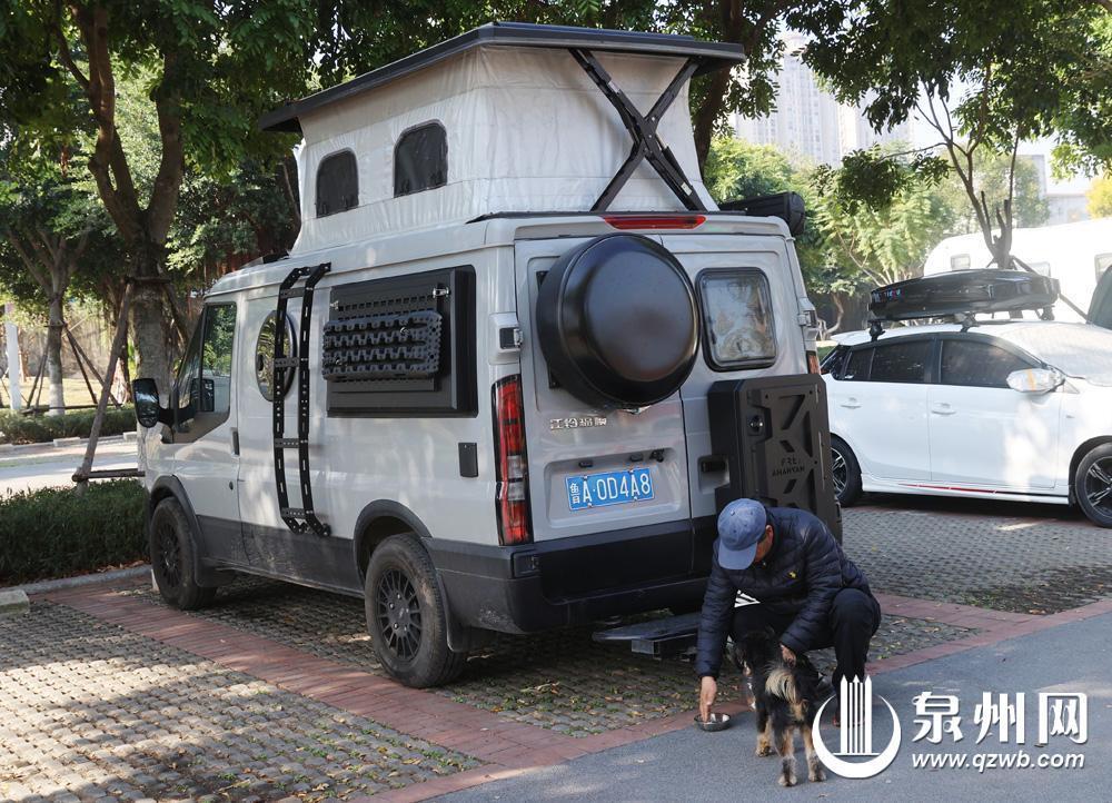 告别“猫冬” 银发“候鸟”逐暖南下泉州 解锁新潮过冬方式