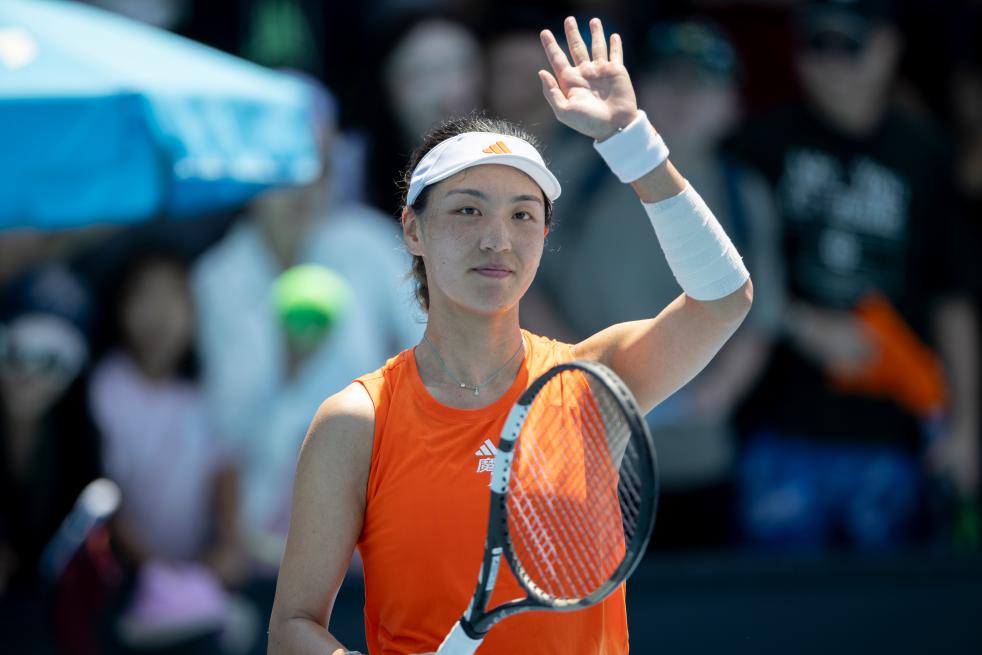 澳网综合：中国单打半数闯关 卫冕冠军轻松晋级