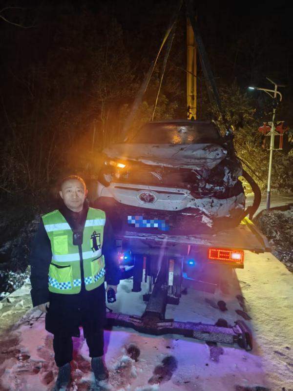 首都医科大学附属胸科医院黄牛号贩子票贩子代网上预约代挂号电话深夜,深沟!寒潮中的太保服务