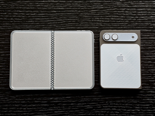 苹果首款折叠屏手机！iPhone Fold模型展示：阔比例+内外双屏