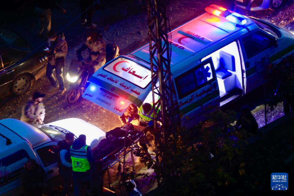 以军对黎巴嫩多地发动袭击致19人受伤