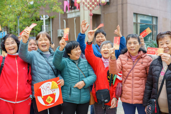 福州凤湖社区开展“马跃新程 聚力前行”新春活动