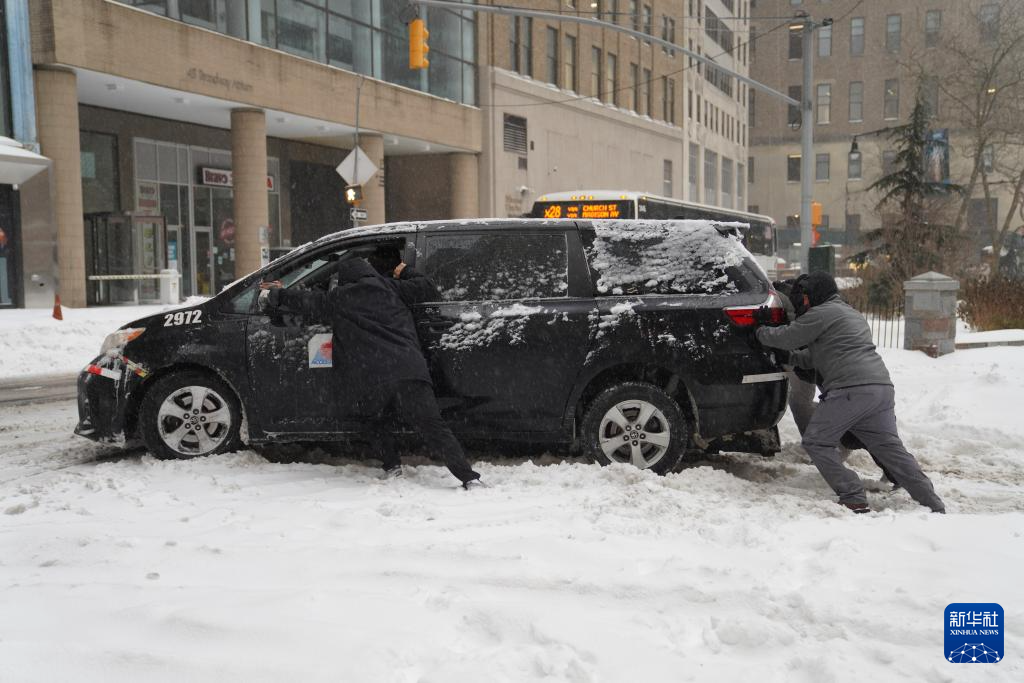 美国冬季风暴造成至少30人死亡