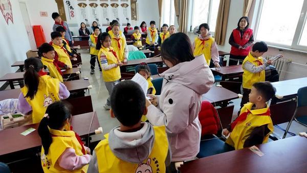 
北京大学肿瘤医院杨跃王嘉李惠平姜晗昉黄牛挂号电话北京大兴安定镇大美安定·社区青年汇 红领巾成长营正式开营啦！