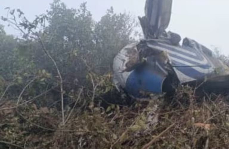 哥伦比亚失联客机确认坠毁 机上15人全部遇难