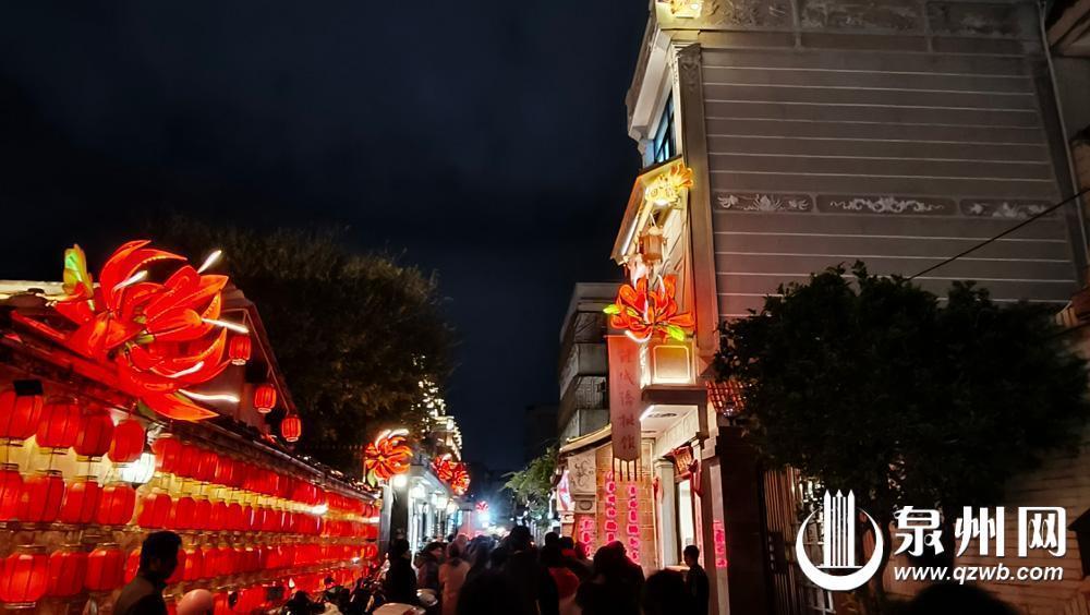 千灯映古城 “妙音”唤春来 泉州大街小巷流光溢彩