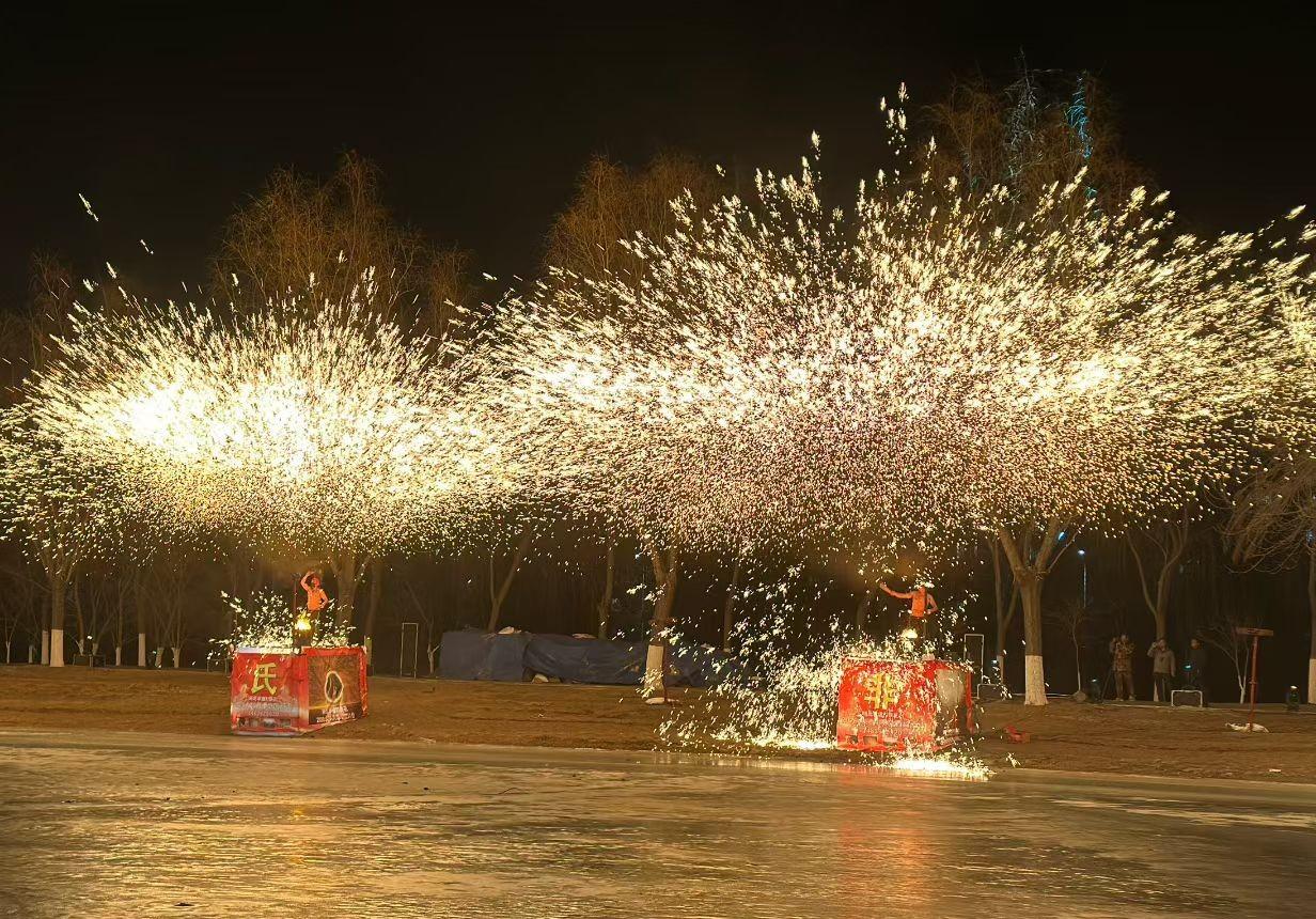 
重庆医科大学附属儿童医院王珊珊白燕李禄生罗蓉郭志超刘丰黄牛挂号电话火树银花映中轴 京南新春启华章——2026大兴魏善庄彩灯大世界点亮消费新热潮