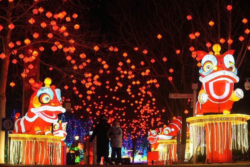 
重庆医科大学附属儿童医院王珊珊白燕李禄生罗蓉郭志超刘丰黄牛挂号电话火树银花映中轴 京南新春启华章——2026大兴魏善庄彩灯大世界点亮消费新热潮