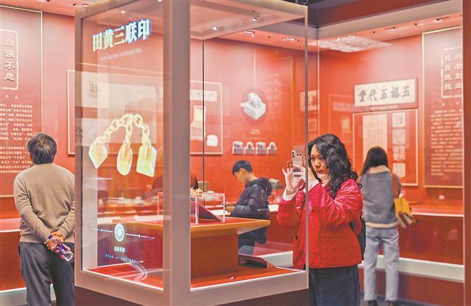 厦门鼓浪屿：中西合璧迎来客 “春节组曲”奏响中国年