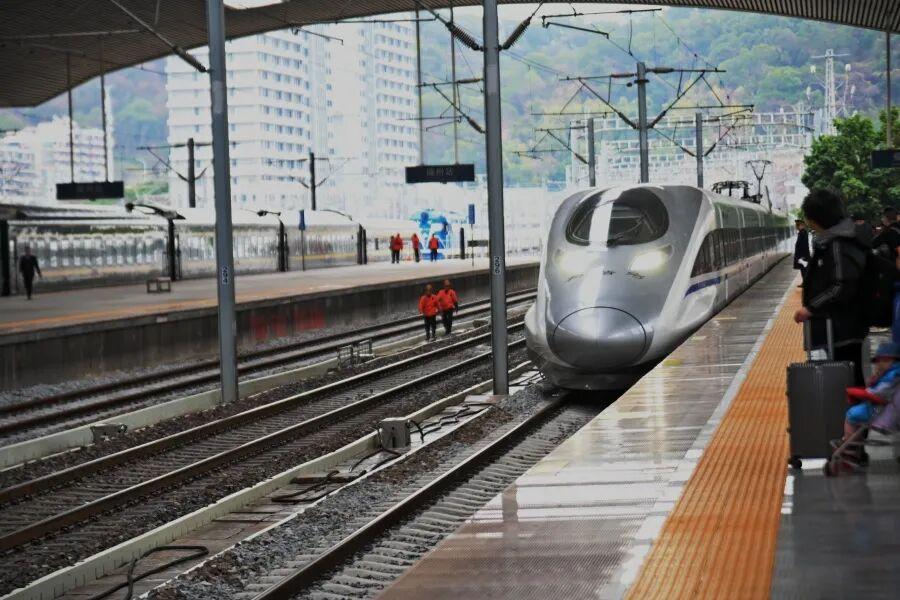 福州火车站迎出发返程客流“双高峰” 增开65对列车 福州火车站迎出发返程客流“双高峰” 增开65对列车