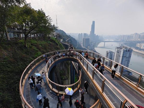 
天津医科大学总医院钟跃岳树源刘辉黄牛挂号电话新春走基层丨在“绿道经济”里，探寻“8D山城”的年味