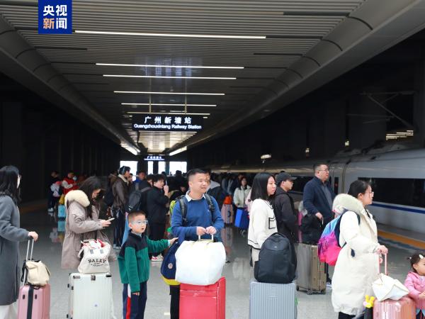 上海长征医院黄牛号贩子票贩子代网上预约代挂号电话返程客流高峰持续 多家机场旅客吞吐量创历史新高