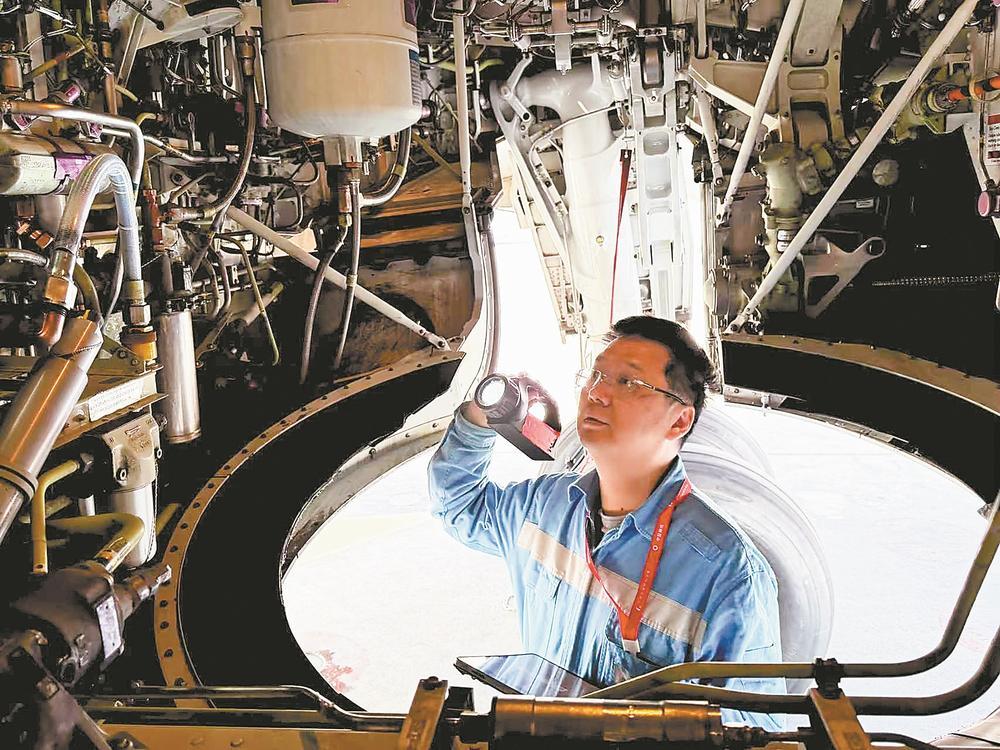 厦门：深夜问诊钢铁巨鹰 匠心护航万家团圆