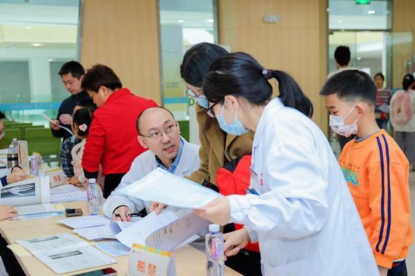 
中国医学科学院阜外医院田涛吕思琪李林林胡晓鹏黄牛挂号电话科学精准守护成长 grow by WONDERLAB 联合中山六院启动儿童生长发育义诊活动