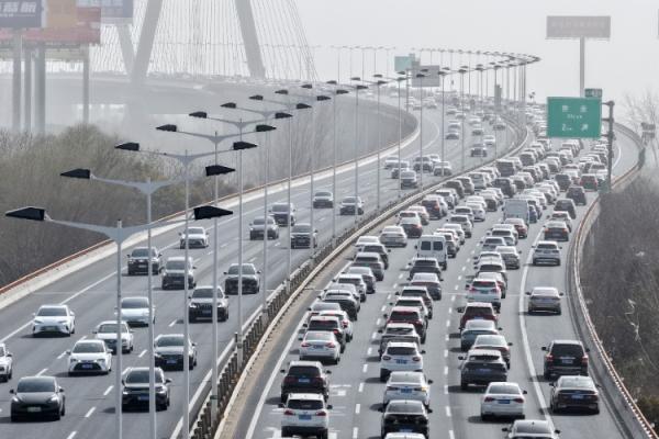 
二龙路肛肠医院黄牛号贩子票贩子代网上预约代挂号电话春节国内出游5.96亿人次背后有哪些新变化