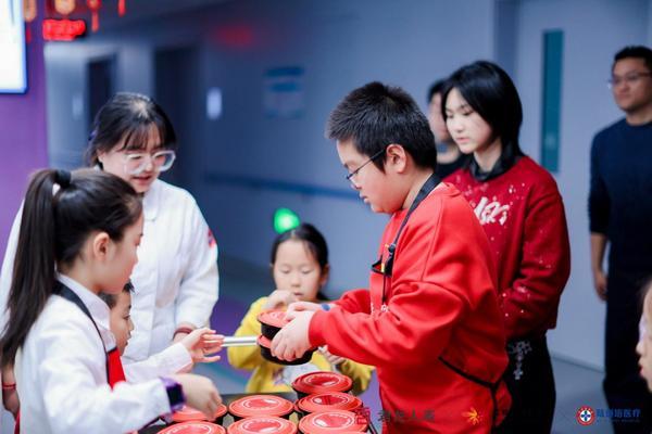 
上海长海医院黄牛号贩子票贩子代网上预约代挂号电话元宵公益暖医院 爱心家庭伴童行