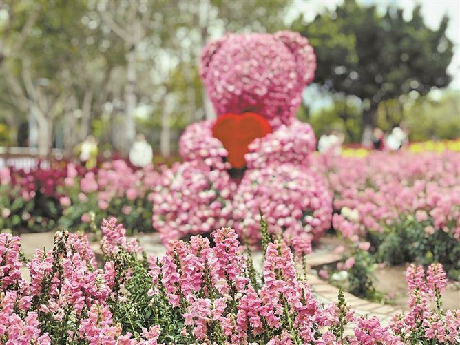 厦门以数智科技和潮流元素提升节日氛围