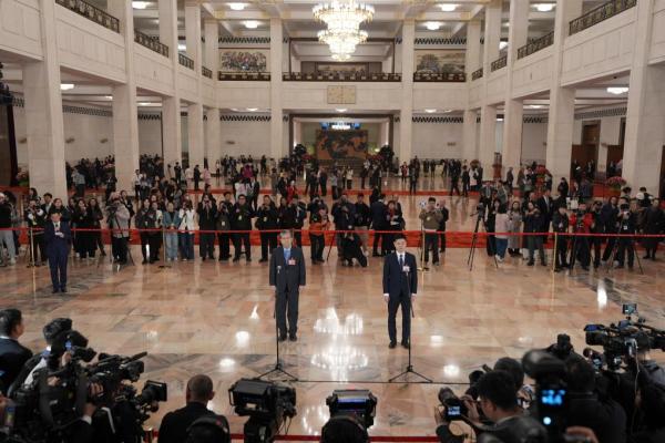 
中山大学附属口腔医院黄牛号贩子票贩子代网上预约代挂号电话十四届全国人大四次会议首场“代表通道”集中采访活动举行