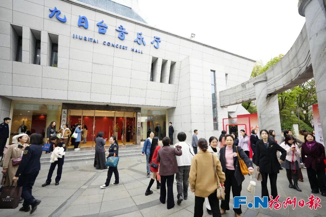 英雄城，血性魂！福州原创大戏《三簪红》首演，致敬“她力量”！