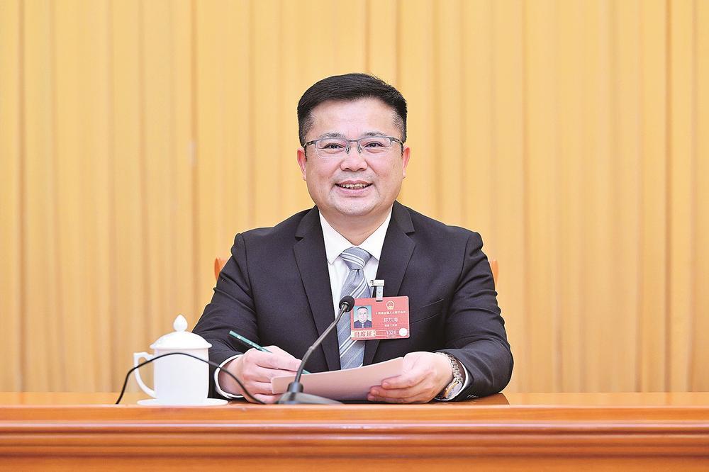 两会圆桌谈 | 深化两岸融合发展 共创民族复兴伟业