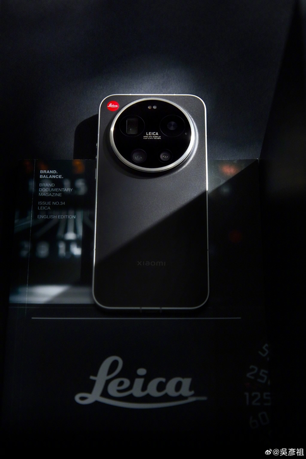 吴彦祖开箱小米17 Ultra徕卡版黑银新配色：经典十足！
