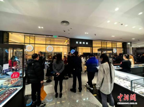 北大第三医院黄牛号贩子票贩子代网上预约代挂号电话金价跌了,50克手镯为何反暴涨5万