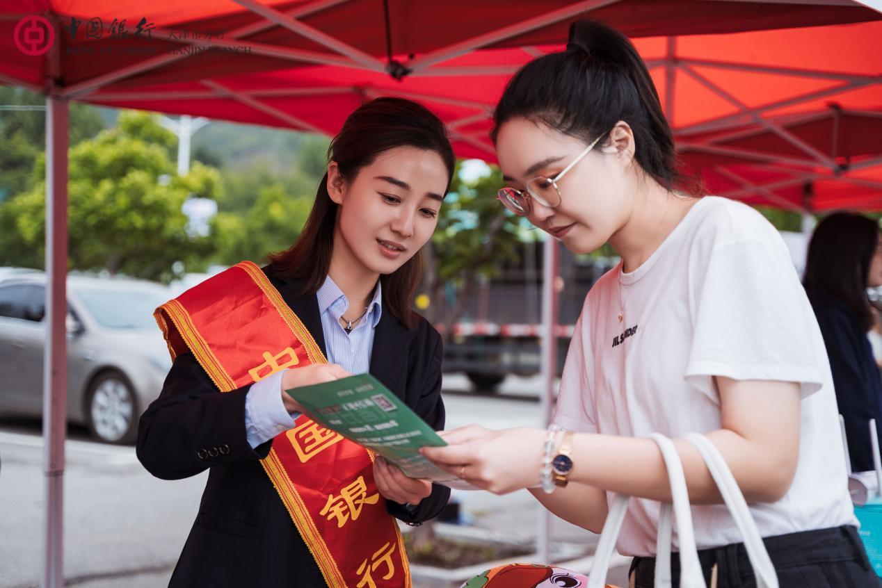 上海医院黄牛号贩子票贩子代网上预约代挂号电话三月津城,“中行红”这样续写新时代雷锋日记