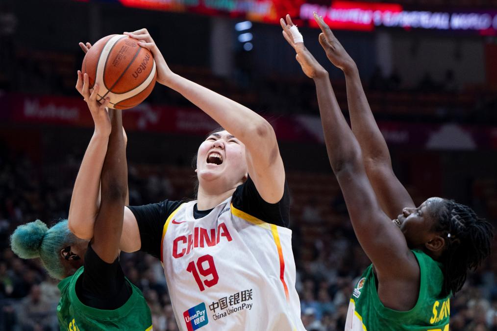 世界杯资格赛中国女篮首战击败马里队