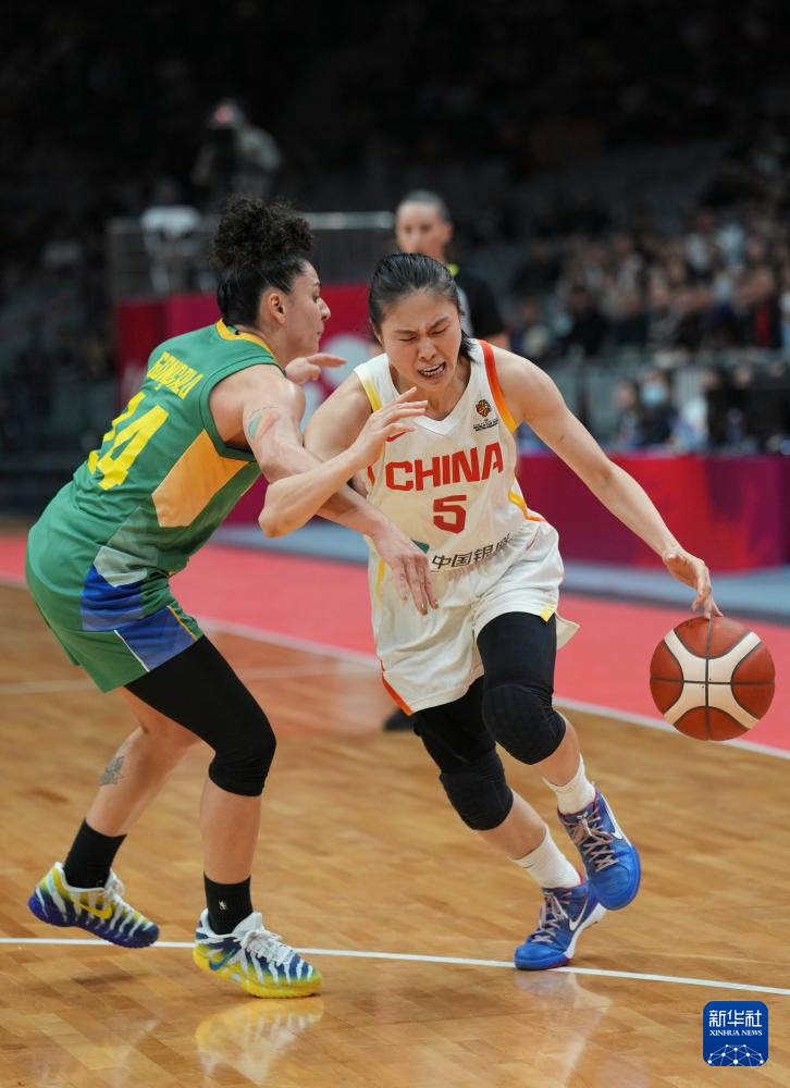 女篮世界杯资格赛：中国队胜巴西队