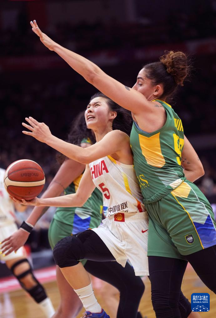 女篮世界杯资格赛：中国队胜巴西队
