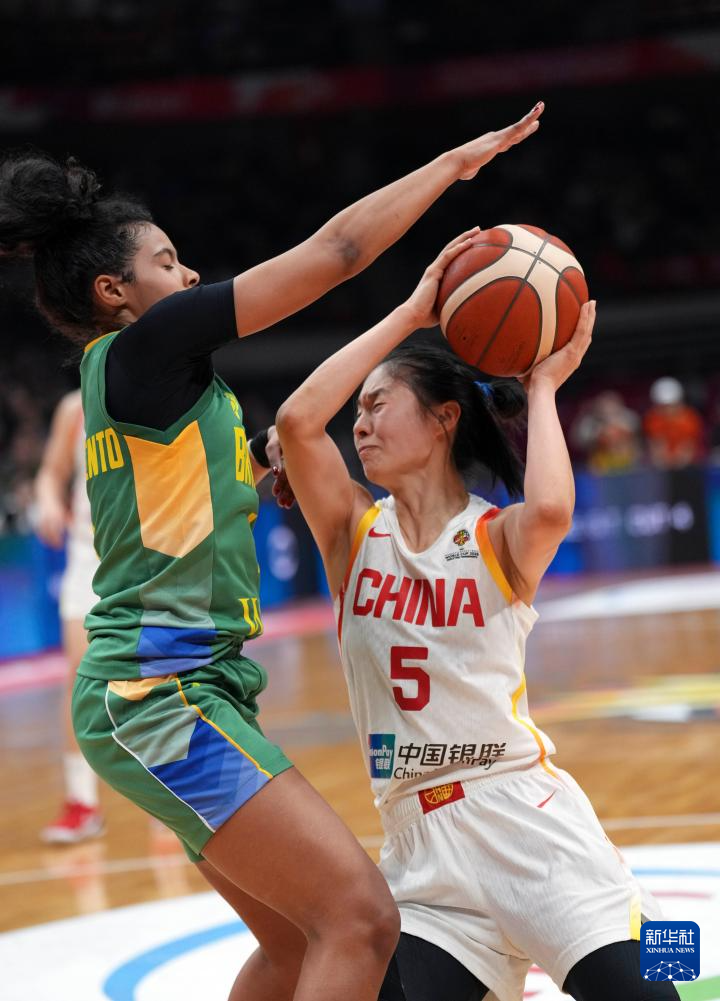 女篮世界杯资格赛：中国队胜巴西队