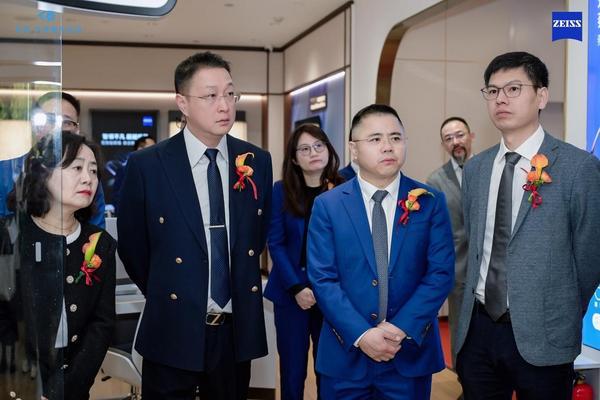 
辽宁省中医医院黄牛号贩子票贩子代网上预约代挂号电话全球第二家蔡司眼健康中心落户昆明华厦眼科医院