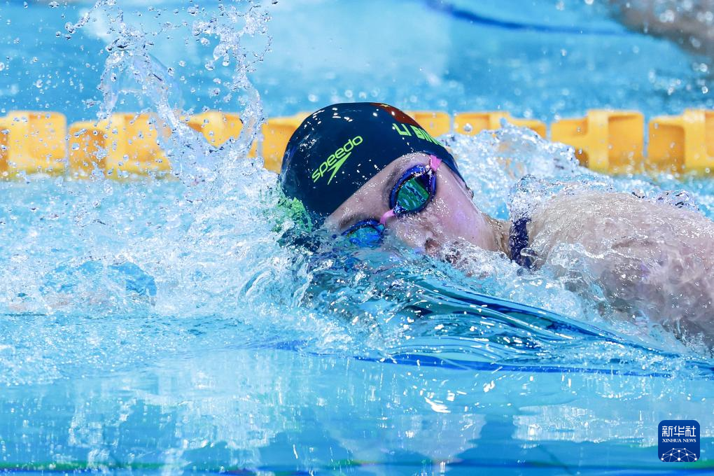 中国游泳公开赛:李冰洁获女子800米自由泳冠军