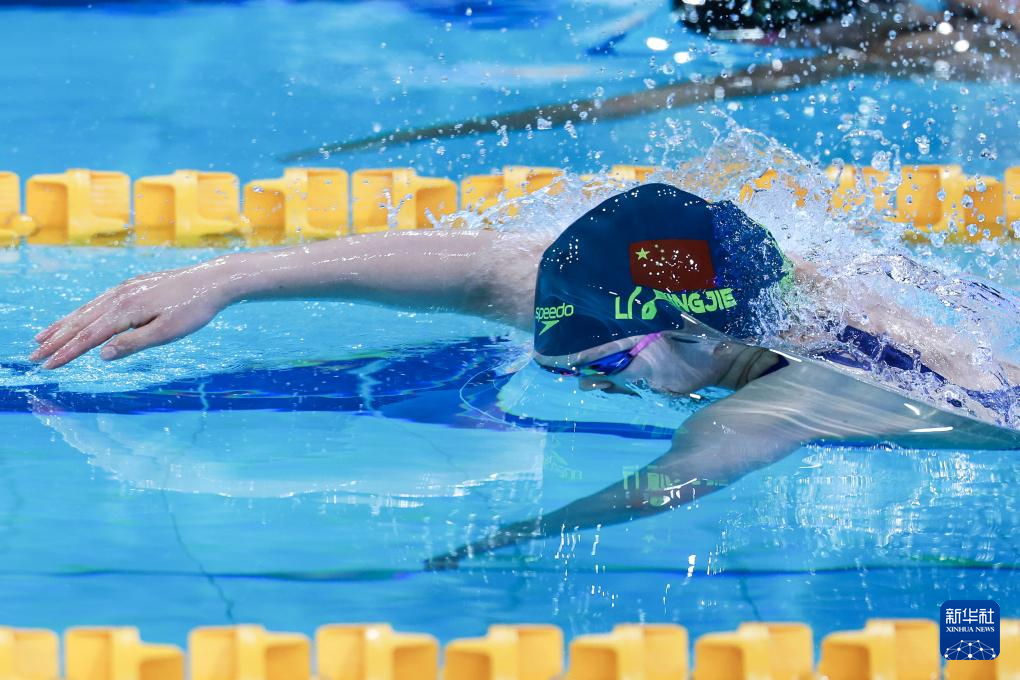中国游泳公开赛:李冰洁获女子800米自由泳冠军