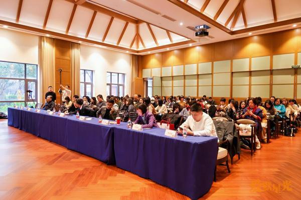 西安交通大学第一附属医院西北妇女儿童医院天涛柏海燕黄牛挂号电话爱默星光,守护每一个阿尔兹海默家庭——复星保德信人寿阿尔兹海默症关爱项目正式启航,构建“医养法技”全周期支持体系