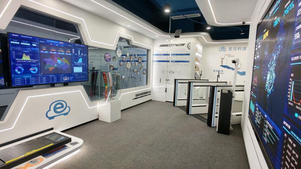 
天津中医药大学二附院黄牛号贩子票贩子代网上预约代挂号电话AI赋能智慧交通新生态，宜泊科技总裁李知行走进新网银行直播间