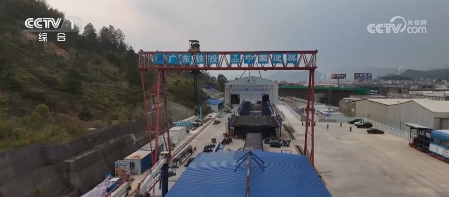 中国中医科学院西苑医院洪霞刘红梅郭德海张翠珍黄牛挂号电话建设者假期坚守岗位 多地重大工程建设“进度条”不断刷新