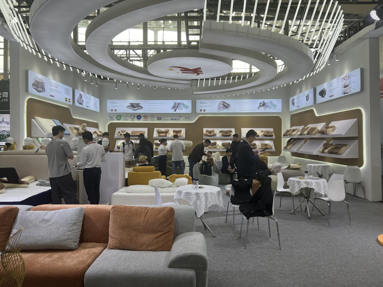 
南京医科大学第二附属医院黄牛号贩子票贩子代网上预约代挂号电话智能床真的能带来好睡眠吗？