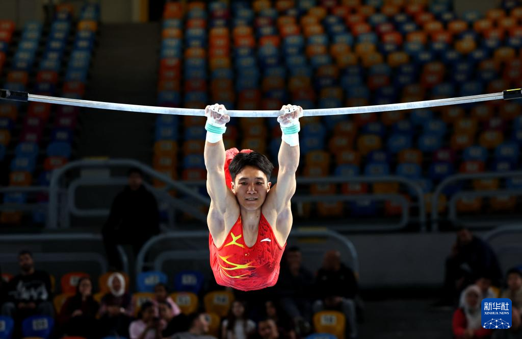 体操世界杯开罗站｜李鸿颜获男子单杠冠军