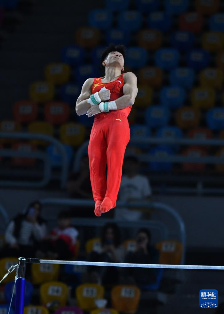 体操世界杯开罗站｜李鸿颜获男子单杠冠军