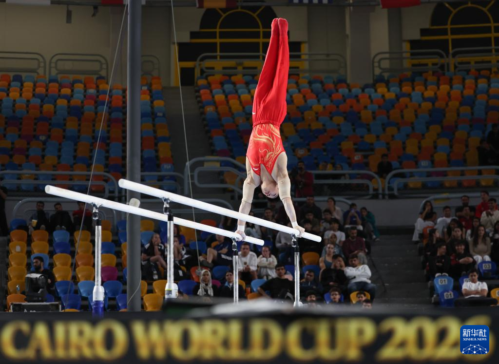 体操世界杯开罗站｜刘洋获男子双杠冠军