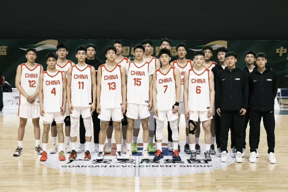 国青男篮热身赛首站中国U18男篮两胜一负