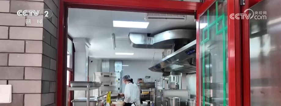 
广东省第二人民医院李天旺郑少玲邓伟明黄牛挂号电话现代服务业以高品质、多样化、便利化供给满足百姓升级品质生活