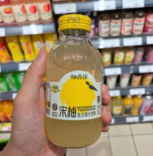 武警总医院黄牛号贩子票贩子代网上预约代挂号电话揭秘年销10亿的爆款宋柚汁:“宋柚”是商标,柚含量不到3%,主配料为糖水,品牌号称全国销量第一