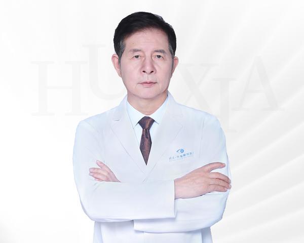 广州医院黄牛号贩子票贩子代网上预约代挂号电话华厦名医李杜军:师承三大眼科名家,以心医眼点亮绝望视界