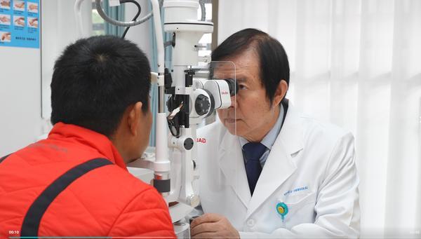 广州医院黄牛号贩子票贩子代网上预约代挂号电话华厦名医李杜军:师承三大眼科名家,以心医眼点亮绝望视界