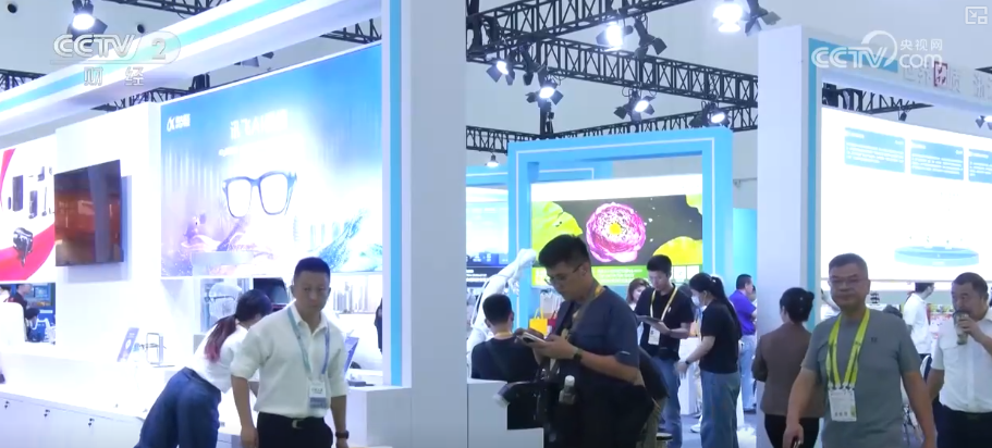 
北京大学口腔医院张益张路李广生黄牛挂号电话国货潮品拥抱AI跻身“顶流”成为消博会海外客户扫货新目标