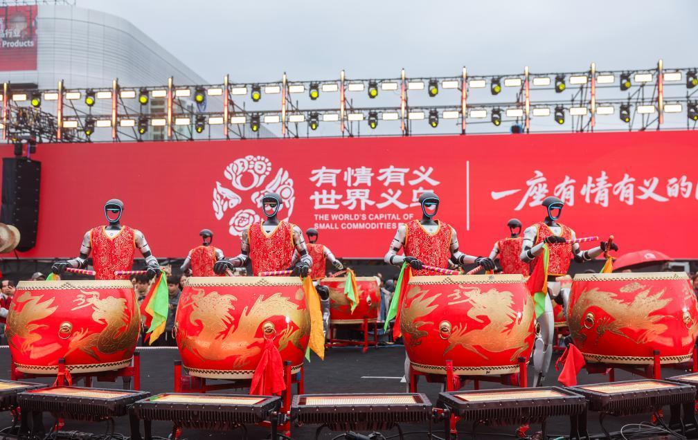 联播+｜“鸡毛飞上天”的时代启示