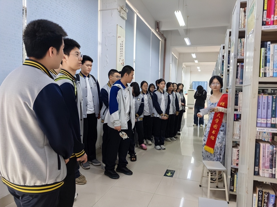 福州五凤街道天元社区开展“科学阅读·点亮未来”校社联动全民阅读活动