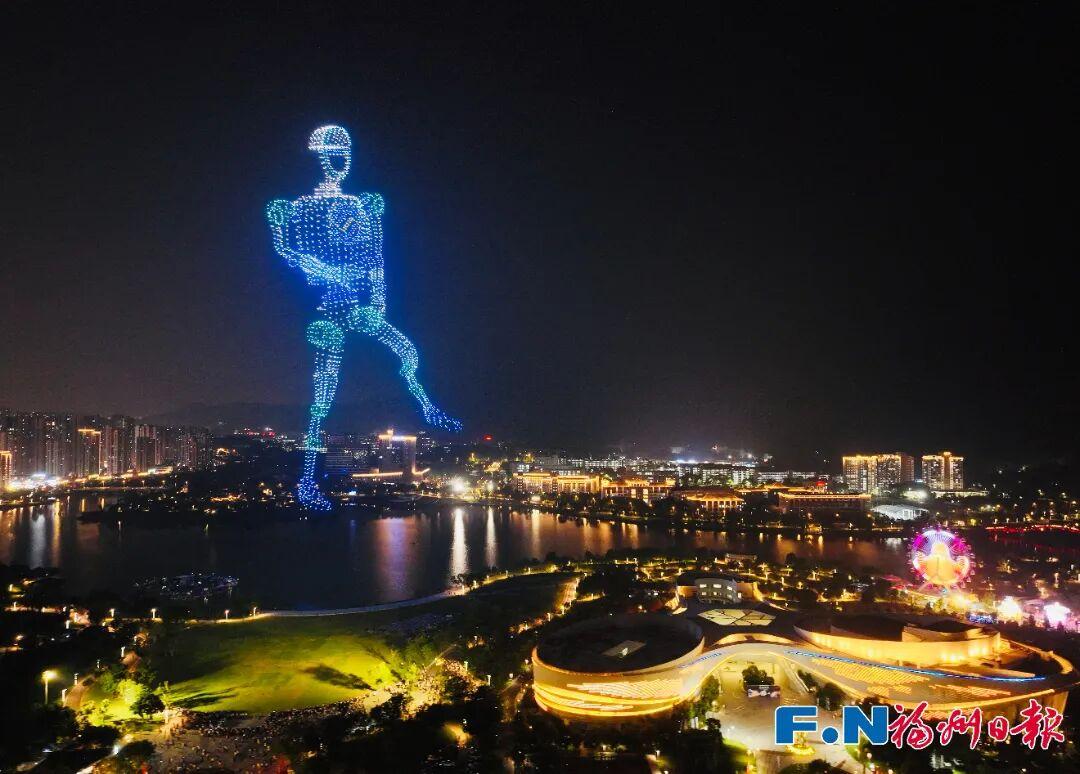 太震撼了！3333架无人机点亮福州夜空